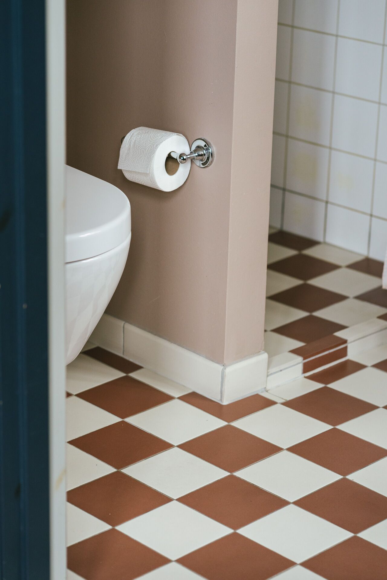 single room, 1 single bed, shared bathroom | bathroom | shower, rainfall showerhead, hair dryer, bathrobes