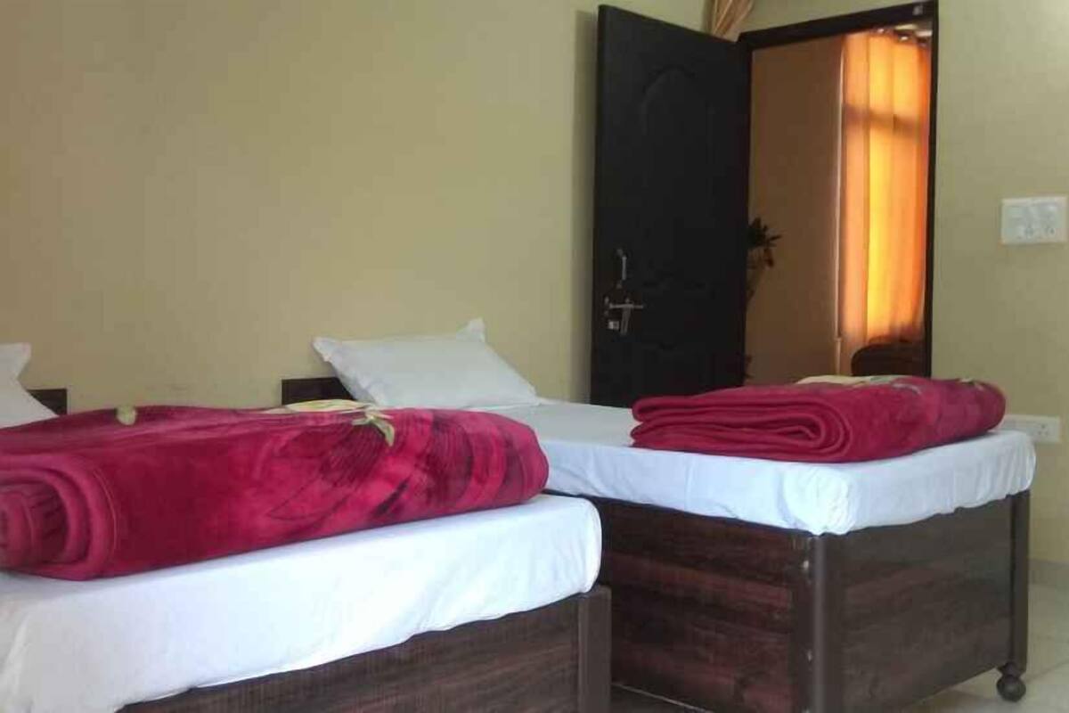 Habitación estándar, 1 cama matrimonial, para fumadores | 1 habitación, escritorio y wifi gratis