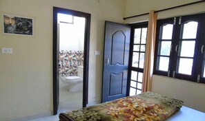 Chambre Standard, 1 lit double, fumeur