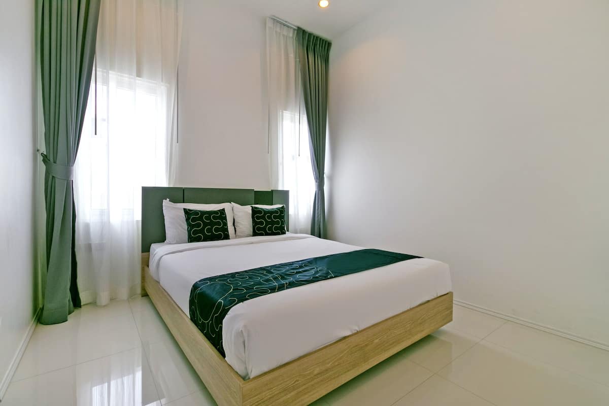 Villa, 4 Bedrooms, Pool Access | 3 bedrooms, minibar, desk, free WiFi