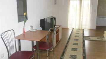 Junior Suite, Mountain View | Premium bedding, individually decorated, individually furnished, desk
