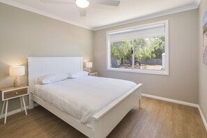 5 Schlafzimmer, Bügeleisen/Bügelbrett, Reisekinderbett, WLAN