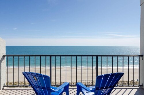 2 Bedroom Oceanfront Condo in Station One!