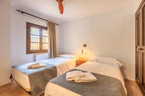 3 bedrooms, in-room safe, iron/ironing board, free WiFi