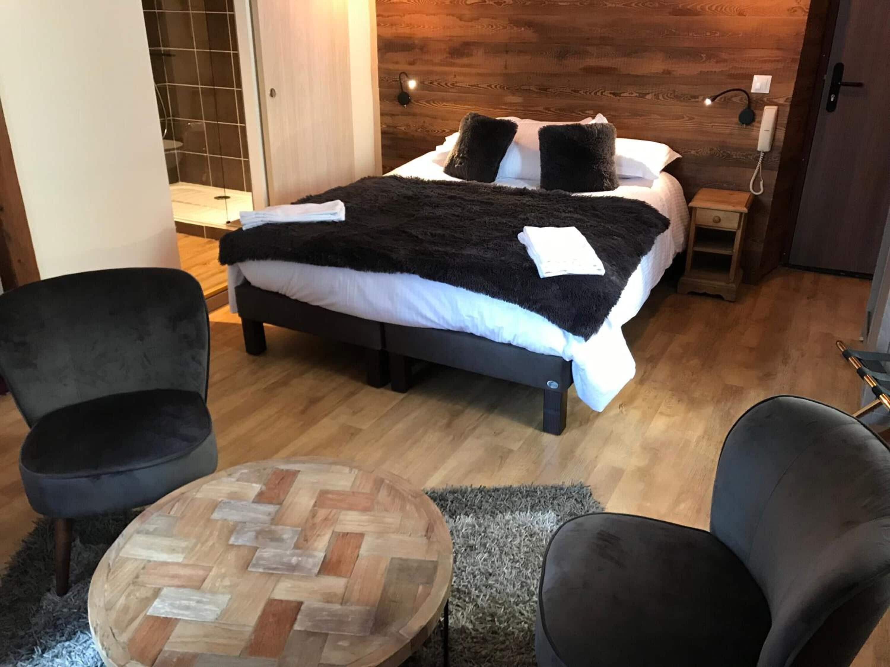 premium bedding, individually decorated, individually furnished, desk