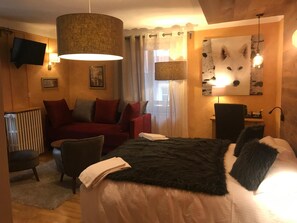 Premium bedding, individually decorated, individually furnished, desk