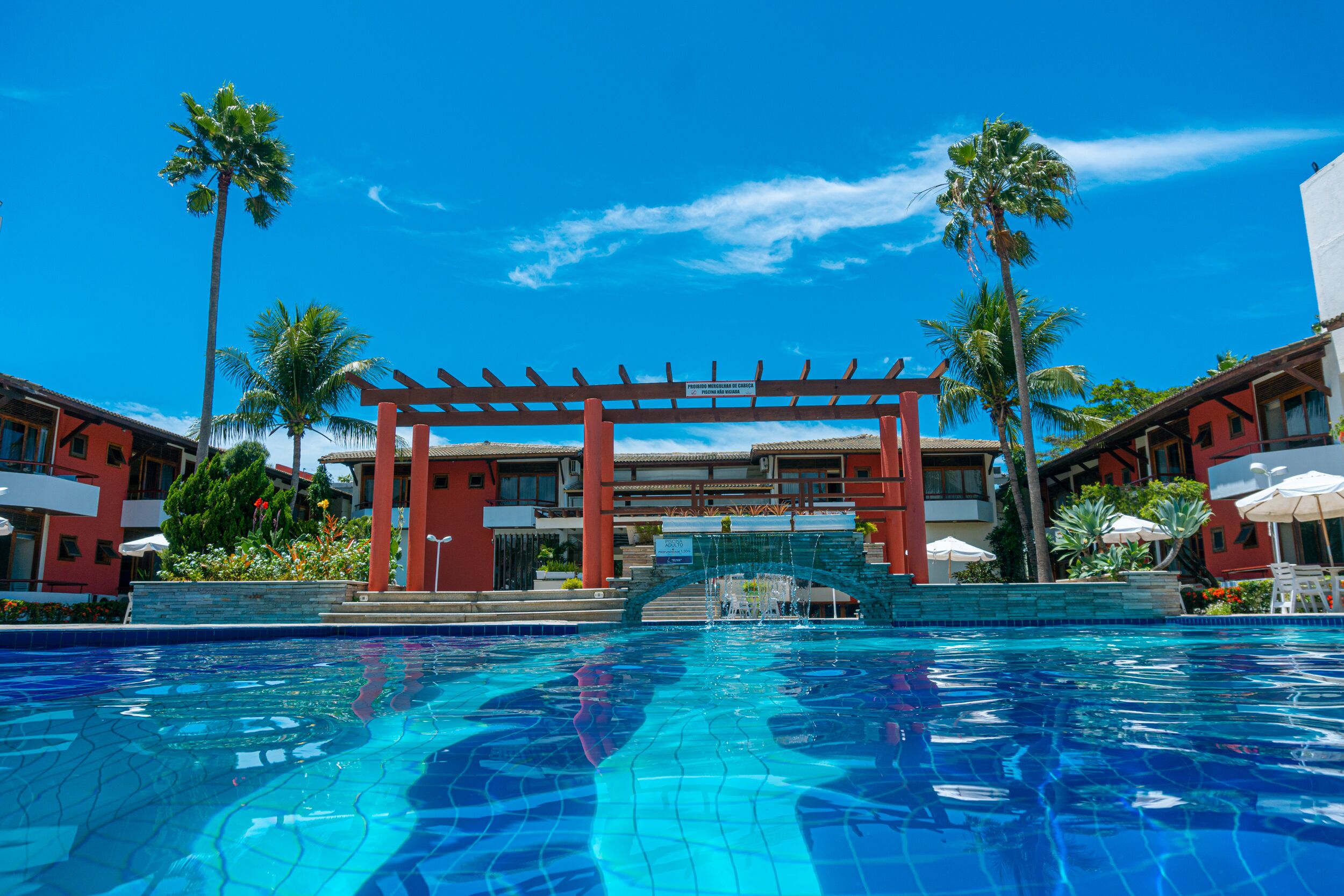 2 outdoor pools, open 10:00 am to 9:30 pm, pool loungers