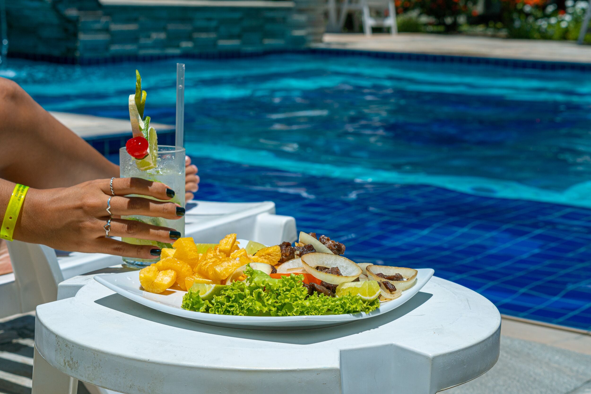 2 outdoor pools, open 10:00 am to 9:30 pm, pool loungers