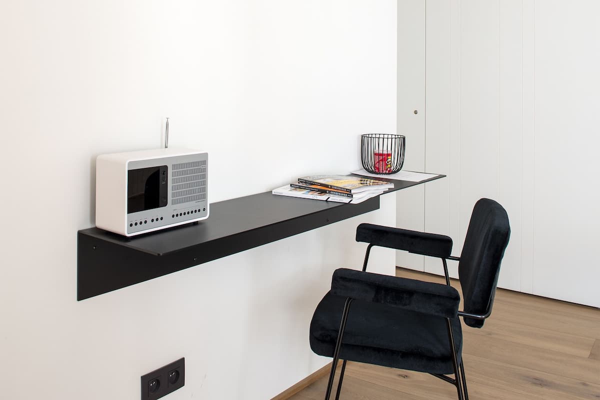 classic double room, 1 queen bed | minibar, in-room safe, desk, soundproofing