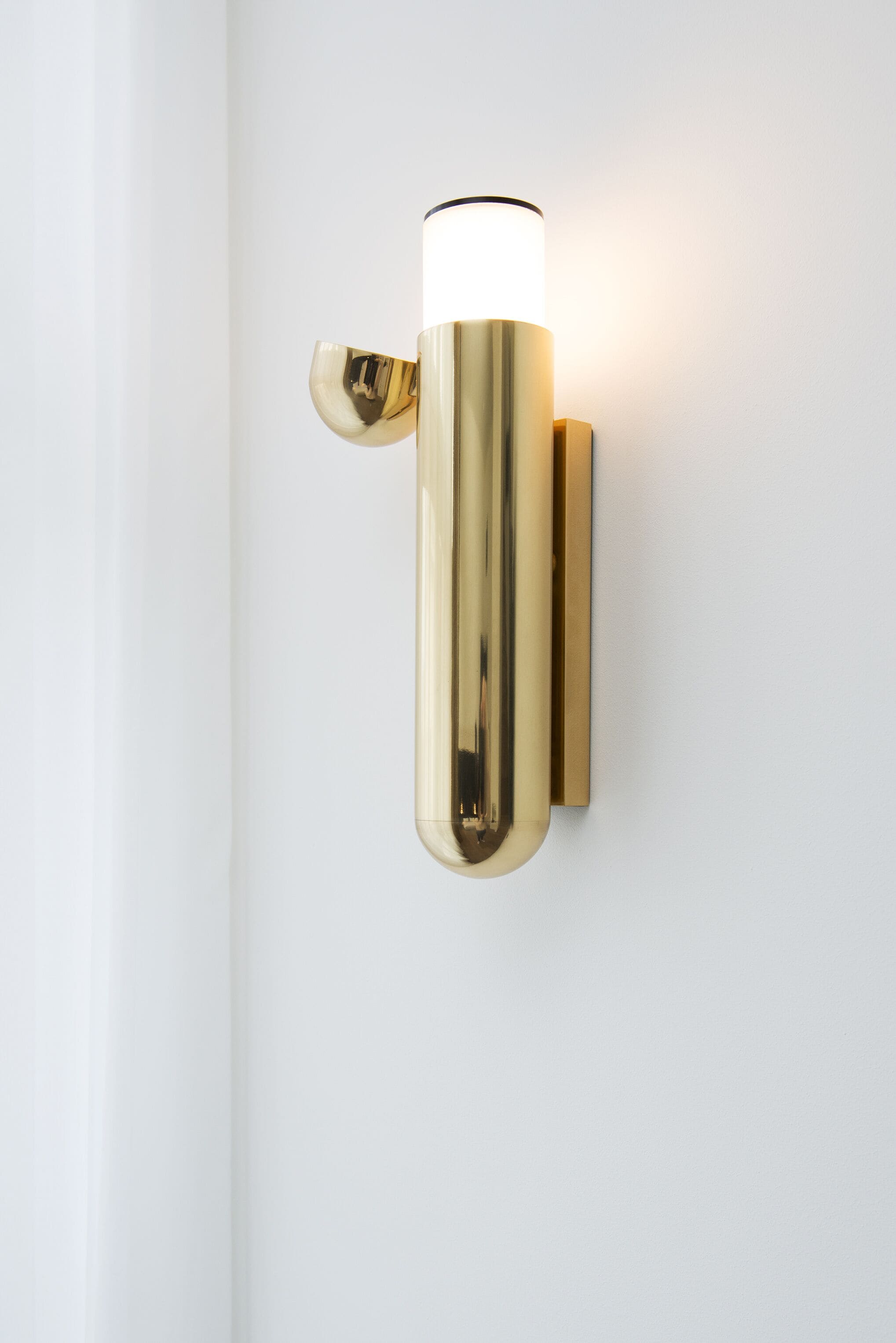 deluxe suite, 1 queen bed, city view | minibar, in-room safe, desk, soundproofing