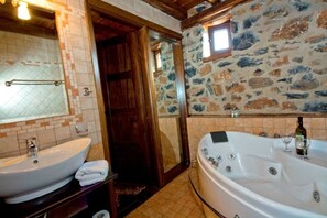 Suite, Mountain View, Mezzanine | Bathroom