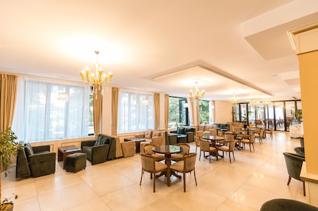 Bar (on property). Hotel Turizem Shkelzeni