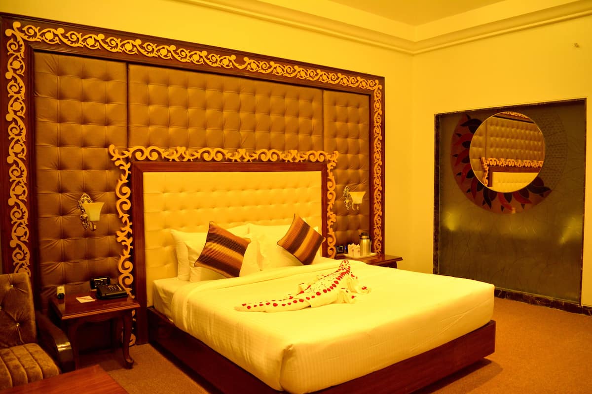 1 bedroom, Egyptian cotton sheets, premium bedding, Select Comfort beds