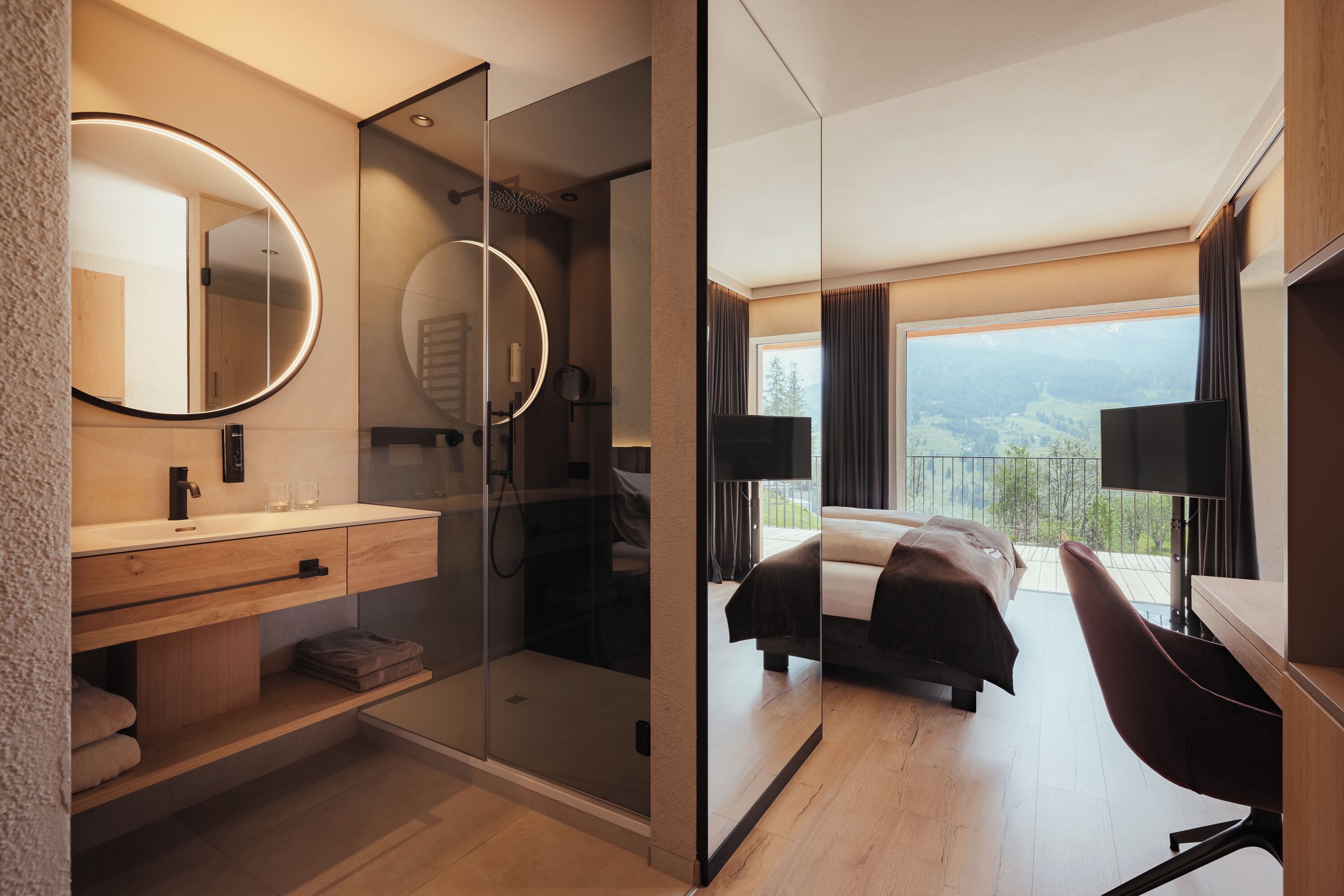 Deluxe Double or Twin Room | Down comforters, pillowtop beds, in-room safe, soundproofing