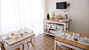 Tägliches inbegriffenes einheimisches Frühstück