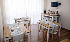 Desayuno típico de la región gratuito y diario