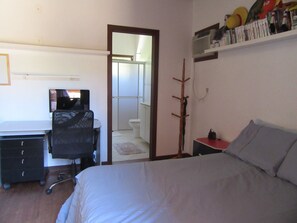 5 quartos, ferros/tábuas de passar roupa, Wi-Fi, roupa de cama