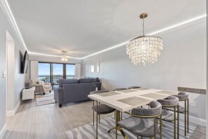 Dining - Land's End 11-206: Newly Remodeled 2BD/2BA (Treasure Island)