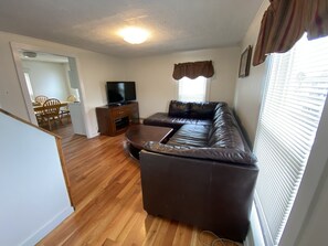 Een televisie en een dvd-speler