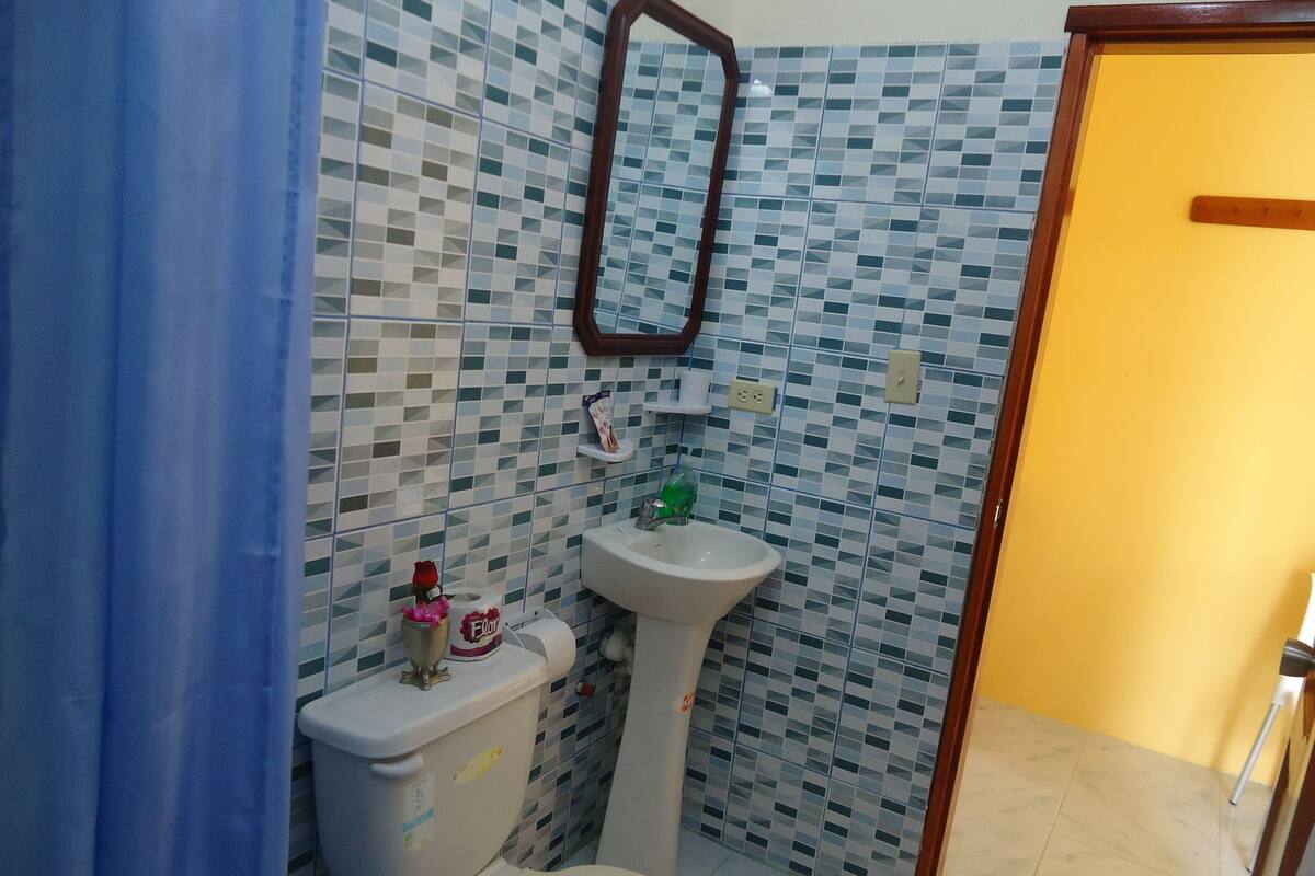Shower, towels