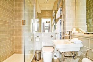 淋浴设施、吹风机、毛巾