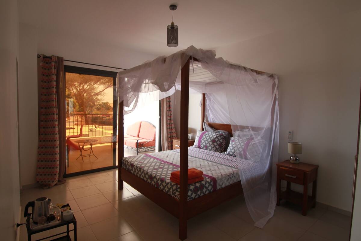 Premium bedding, Select Comfort beds, blackout drapes, cribs (free)