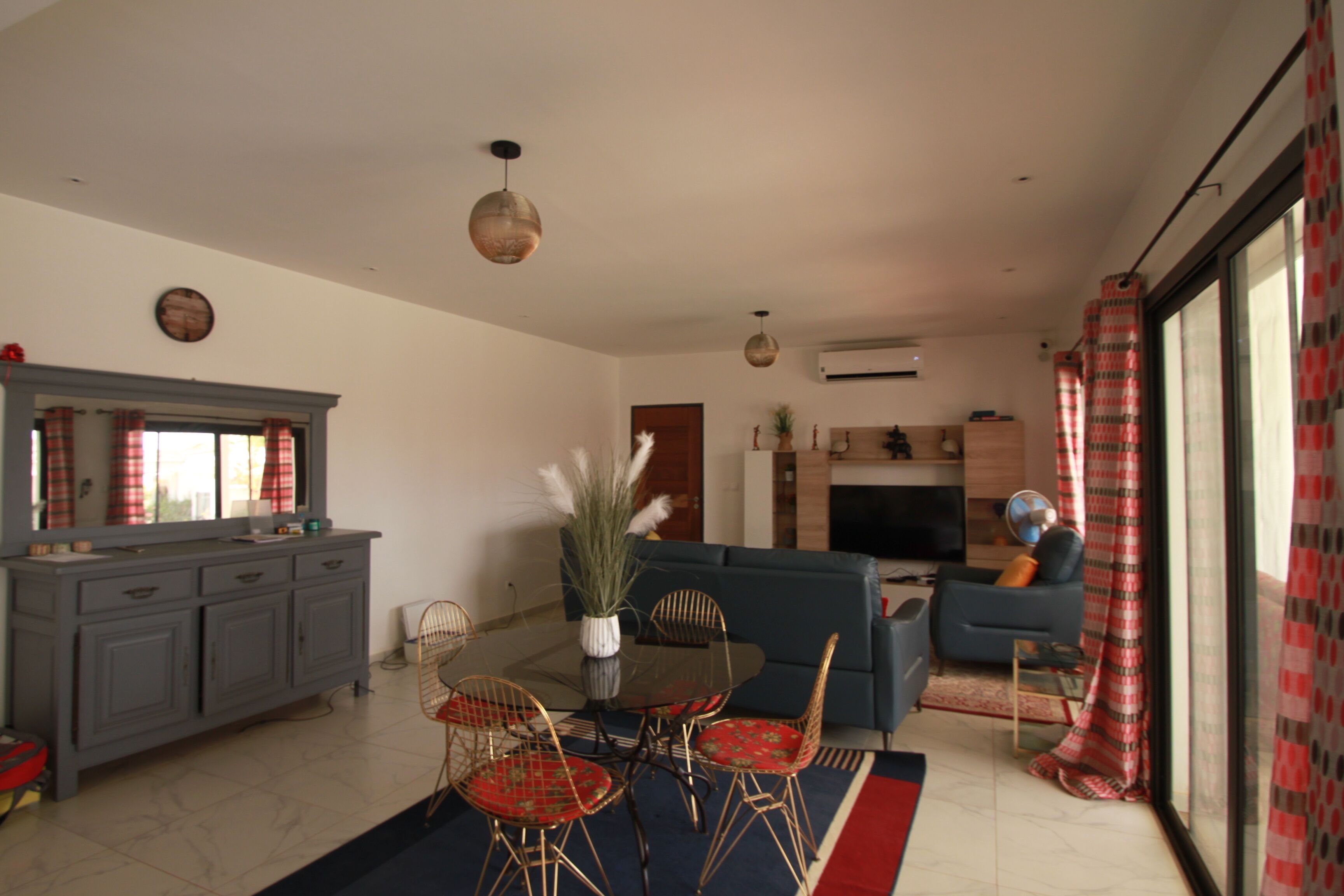 Comfort Villa | Living area | Flat-screen TV