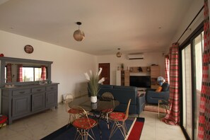 舒适别墅 | 起居区 | 平板电视