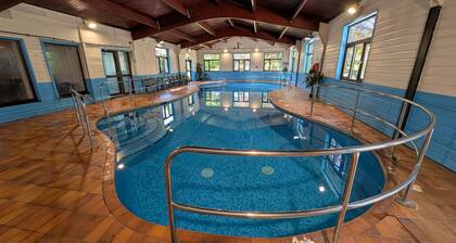 Light, modern and easily accessible and with access to onsite facilities