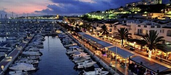 HOME WITH AMAZING VIEWS , OVERLOOKING THE FESTIVAL TOWN OF SITGES WITH POOL GYM