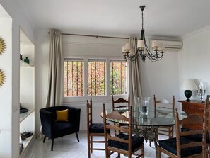 Dining - HOME WITH AMAZING VIEWS , OVERLOOKING THE FESTIVAL TOWN OF SITGES WITH POOL GYM (Sitges)