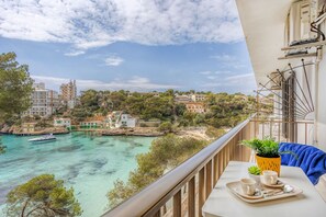 Outdoor dining - Drac 1 by dracmallorca (Cala Santanyi)