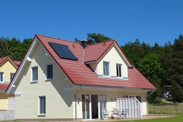 Ferienhaus an Seen und Meer