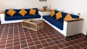 Departamento clásico, 2 habitaciones, para no fumadores | Área de sala de estar