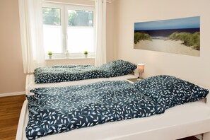 3 bedrooms, in-room safe, desk, iron/ironing board