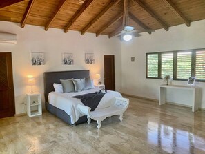 7 bedrooms, in-room safe, desk, travel cot
