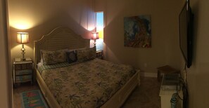 3 bedrooms, memory-foam beds, iron/ironing board, free WiFi - A Bird's Eye View Diamond Beach Condo  (Galveston)