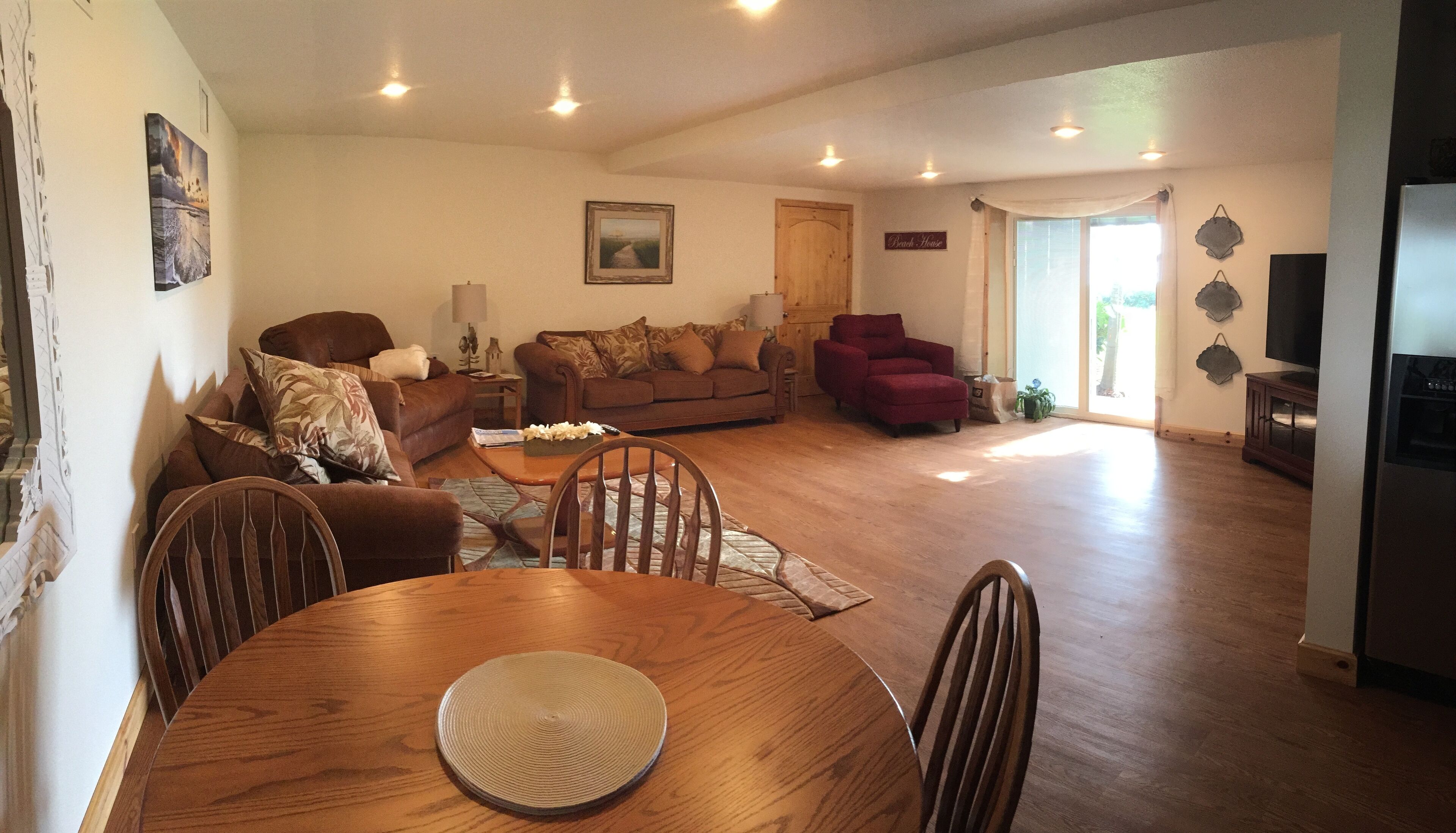 Smart-TV, Bücher, Stereoanlage