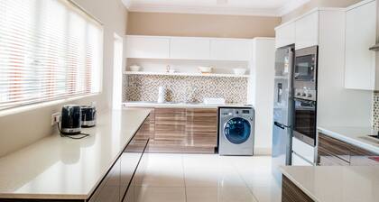 Kaunis 4 makuuhuoneen talo 4000m2 tontilla