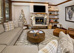 Smart TV, fireplace, books, stereo - Renovated Ski-in/Ski-Out Condo | Great Location | Hot Tub & Pool (Beaver Creek)