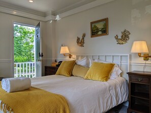 Tradisjonelt rom, 1 queensize-seng, ikke-røyk, 1. etasje | Individuelt dekorert, individuelt innredet og strykejern/-brett