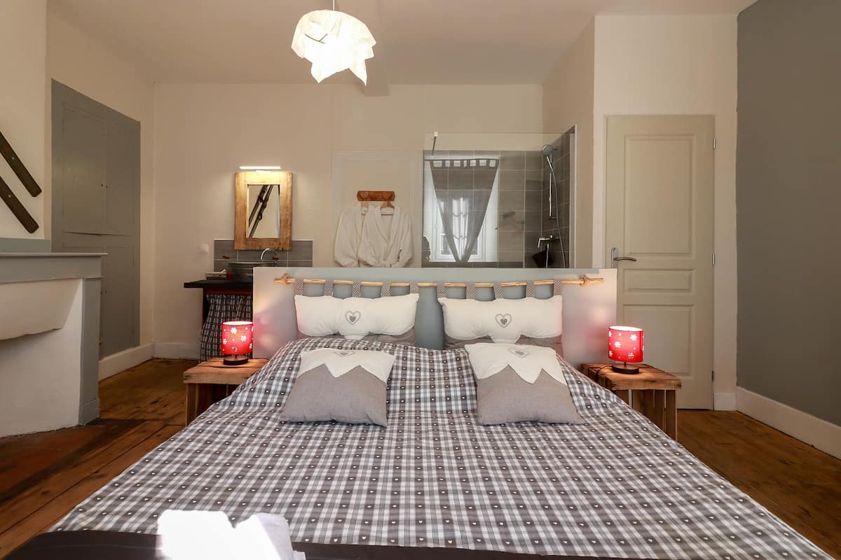 Double Room (Burat) | 1 bedroom, premium bedding, individually decorated, desk