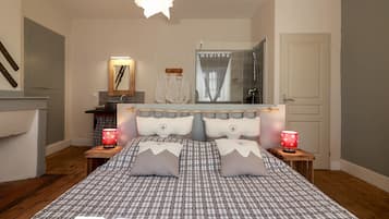 Double Room (Burat) | 1 bedroom, premium bedding, individually decorated, desk