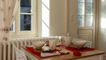 Free daily continental breakfast