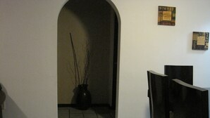 Apartment, 2 Queen Beds, Accessible, Garden View | Living area