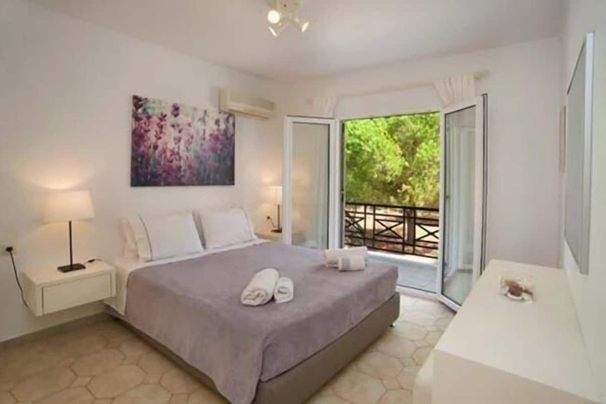 Appartement, 2 slaapkamers | Luxe beddengoed, een kluis op de kamer, verduisterende gordijnen