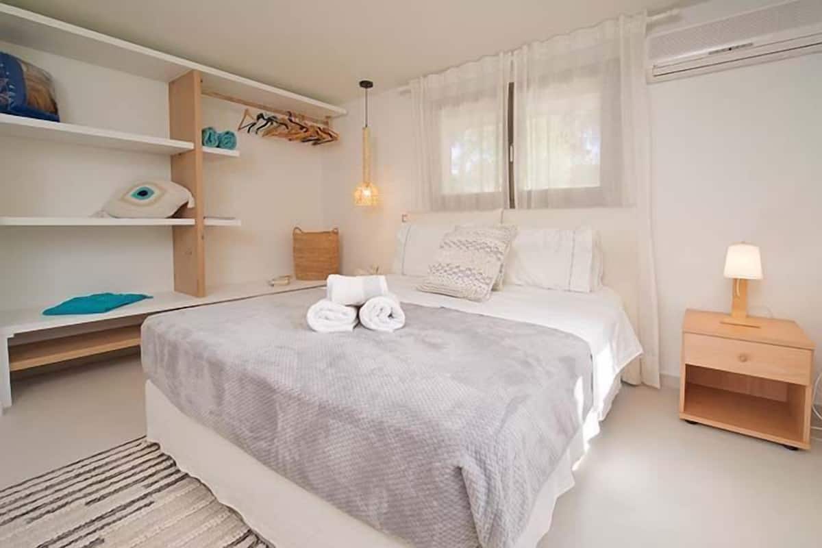 Appartement, 3 slaapkamers, tuin | Luxe beddengoed, een kluis op de kamer, verduisterende gordijnen