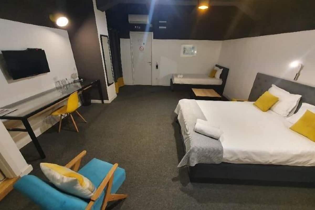 Hochwertige Bettwaren, Tempur-Pedic-Betten, Minibar, Zimmersafe