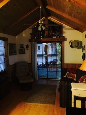 TV, DVD player