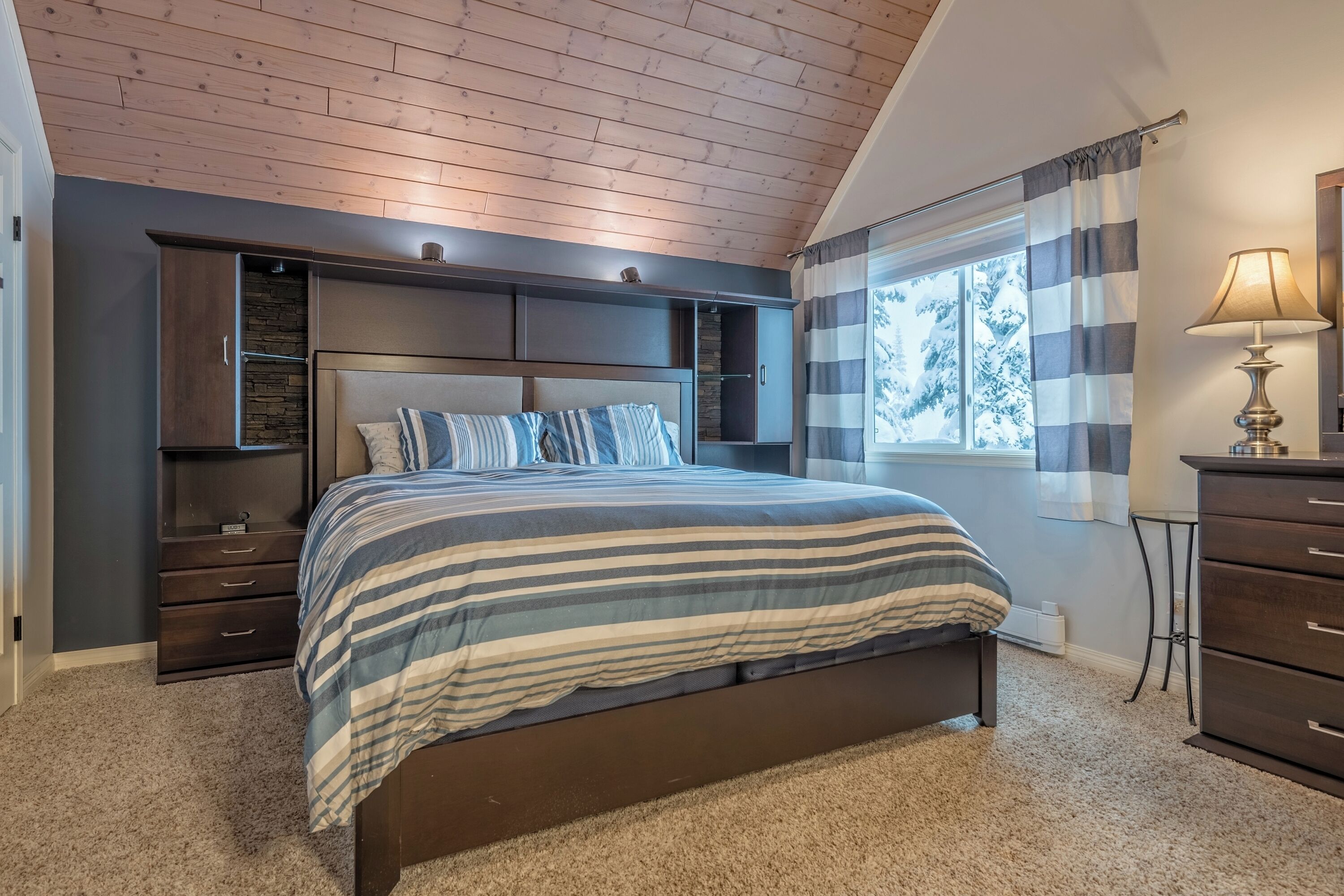 5 chambres, fer et planche à repasser, Wi-Fi gratuit, draps fournis